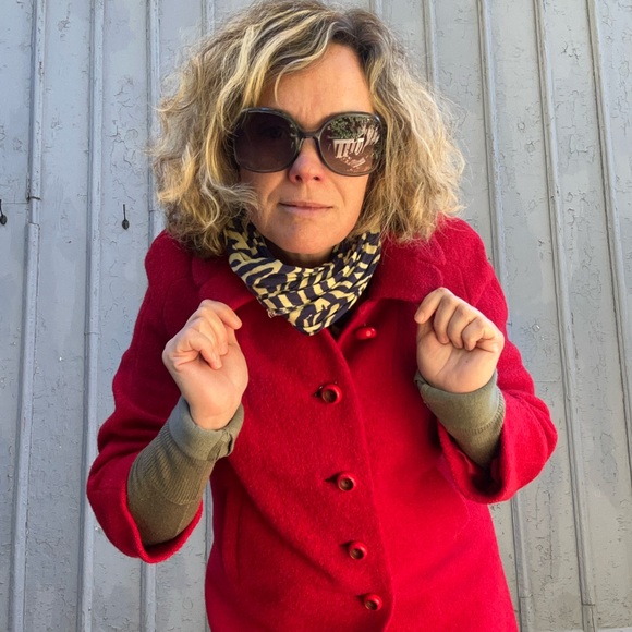 Vintage Red 1960’s Shagmoor Coat, approx size 10 - Picture 2 of 16